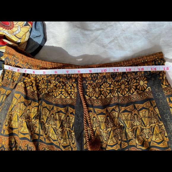 Farm Rio Midi Skirt + Envelope cropped top - Picture 2 of 15